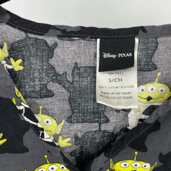 Disney Pixar Minions scrub top big pockets Small - Picture 3 of 6